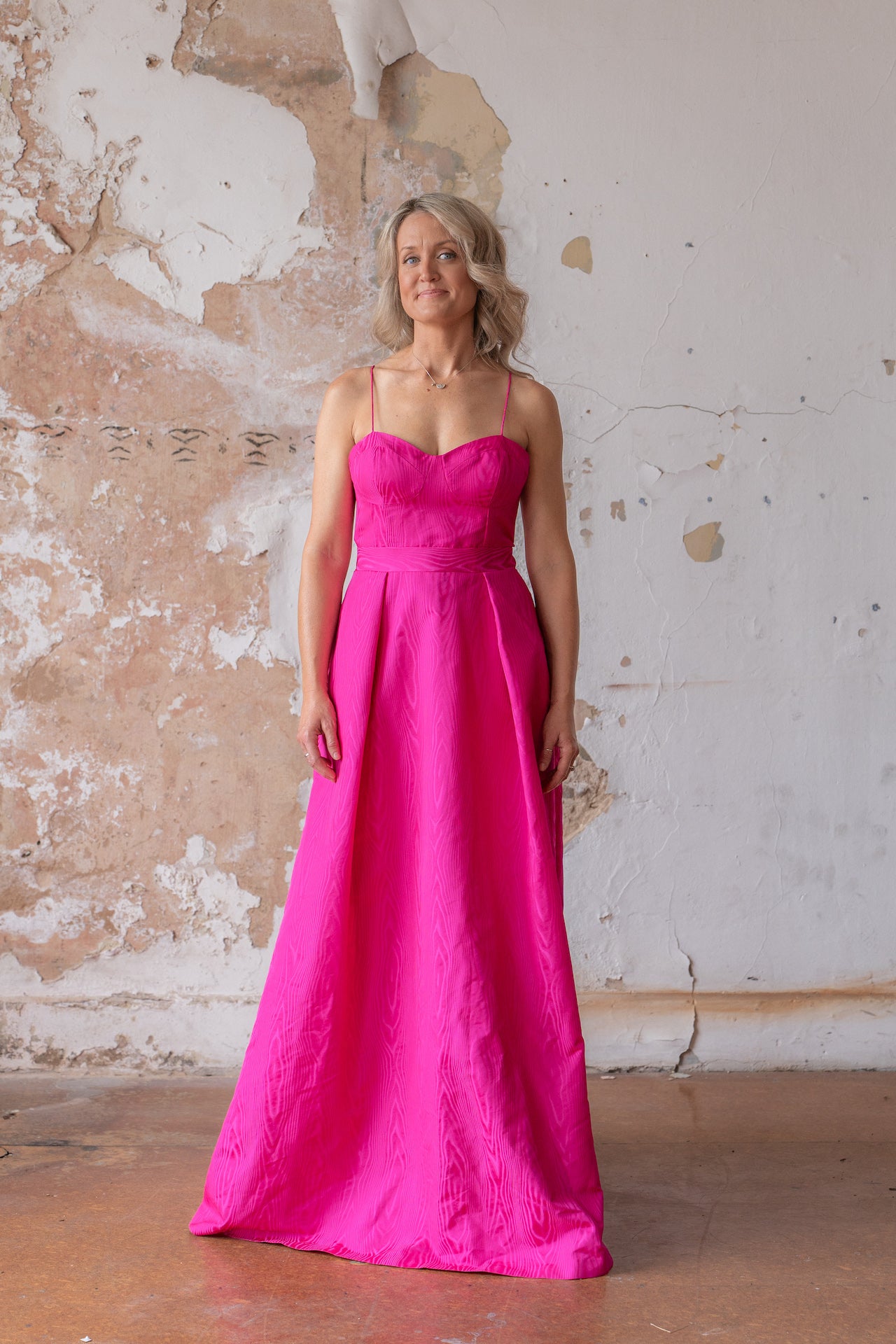 Rebecca valance Frenchy Gown Dress Size 10 Fuscia Pink Pockets Floor Length
