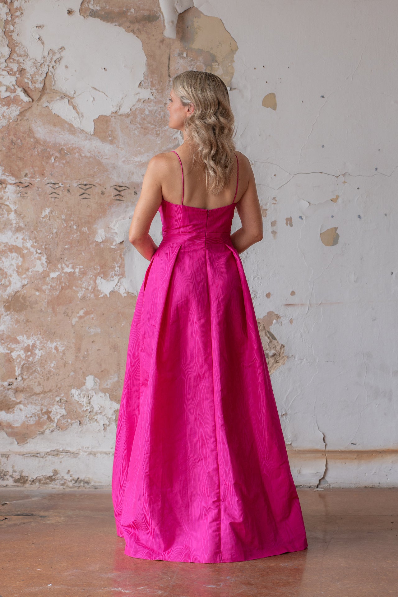 Rebecca valance Frenchy Gown Dress Size 10 Fuscia Pink Pockets Floor Length